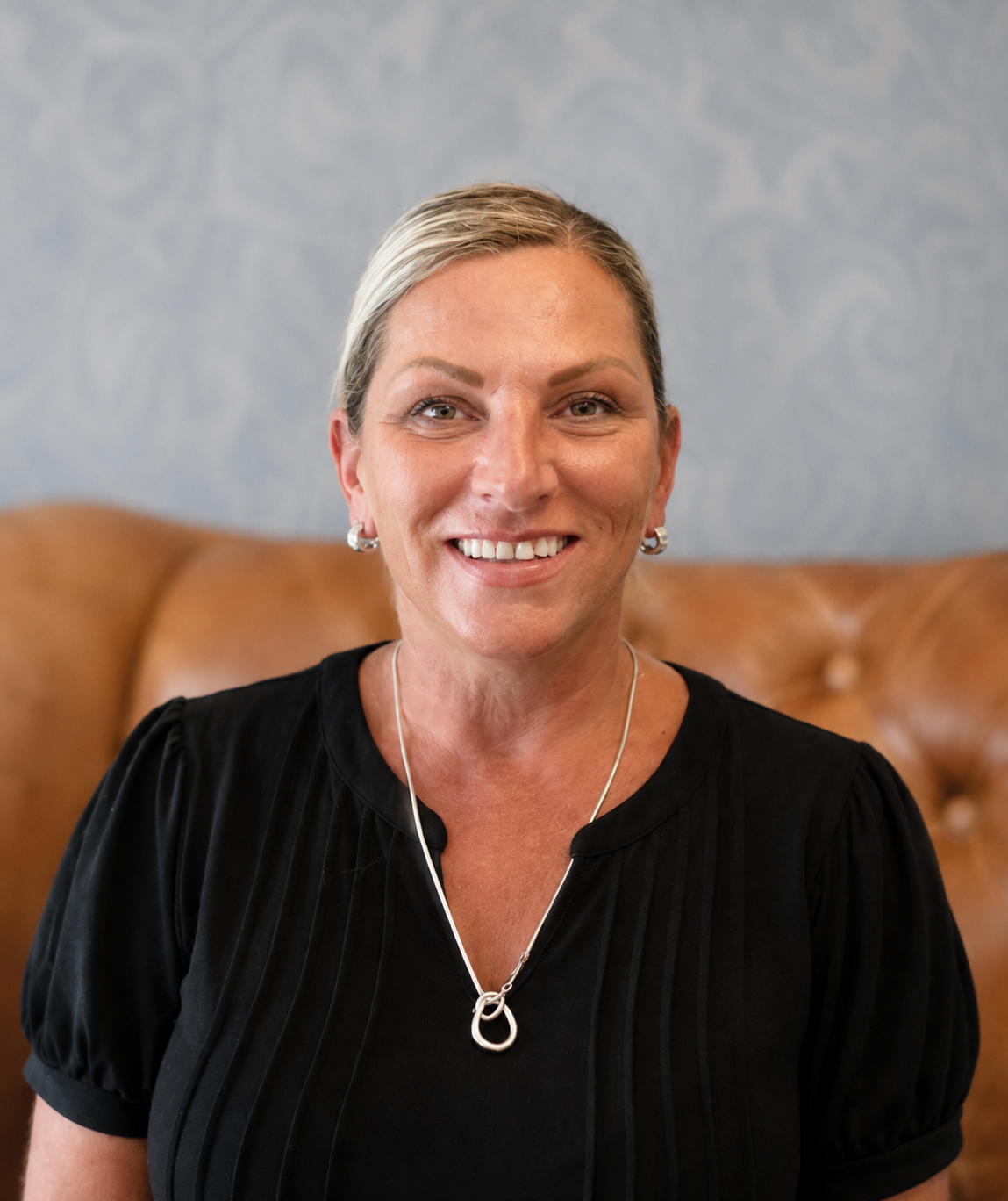 Lorraine Knight